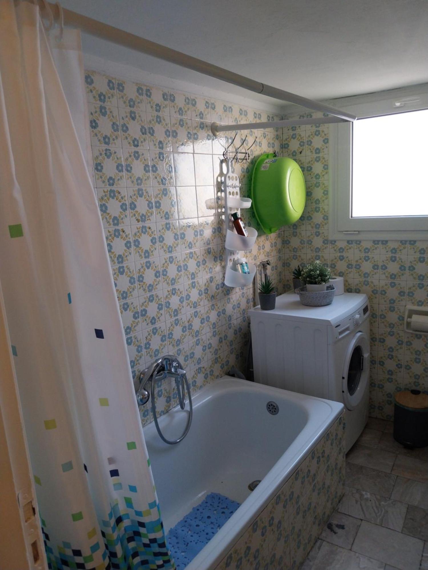 Cozy & Bright 50m From Subway -agios Antonios Apartment Athens