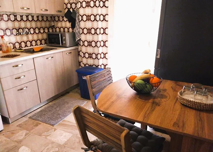 Cozy & Bright Home 50M From Subway -Agios Antonios
