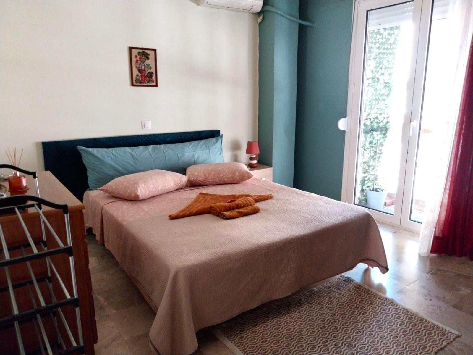 Cozy & Bright 50m From Subway -agios Antonios Appartement Athene